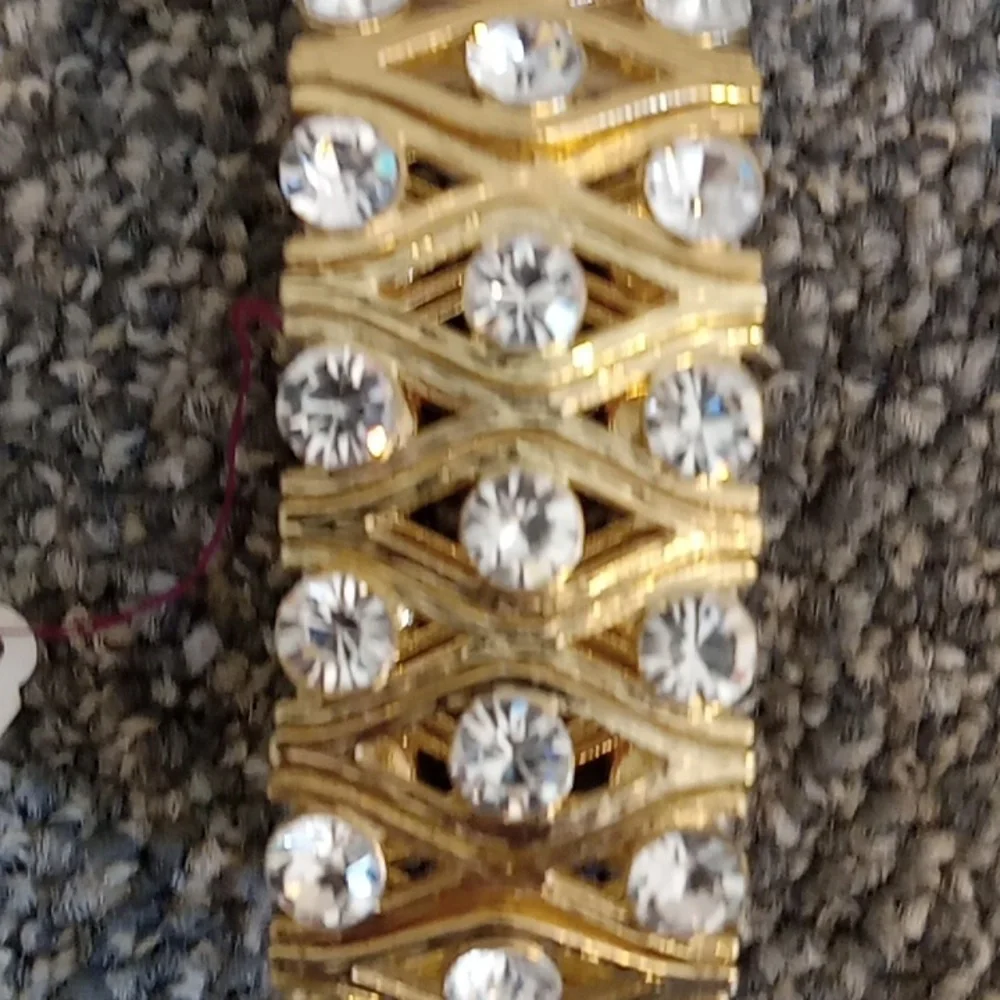 Gold tone and crystal stretch bracelet